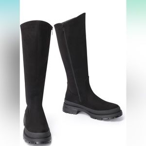 New in box, DREAM PAIRS size 8 knees high lug sole boots